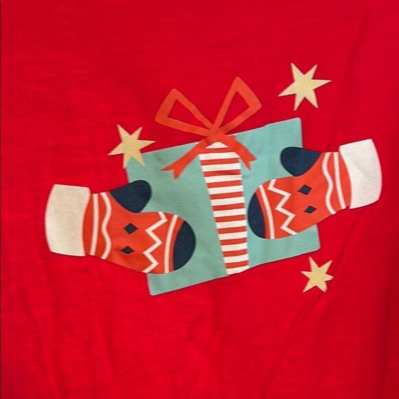NWT Trihearts Red Holiday Long Sleeve Shirt with Mittens & Gift Graphic 2X - Picture 4 of 5